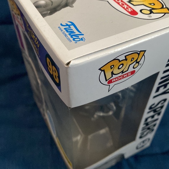 Britney Spears Metallic Limited Edition 5,000 Pieces Funko Pop - Picture 6 of 10